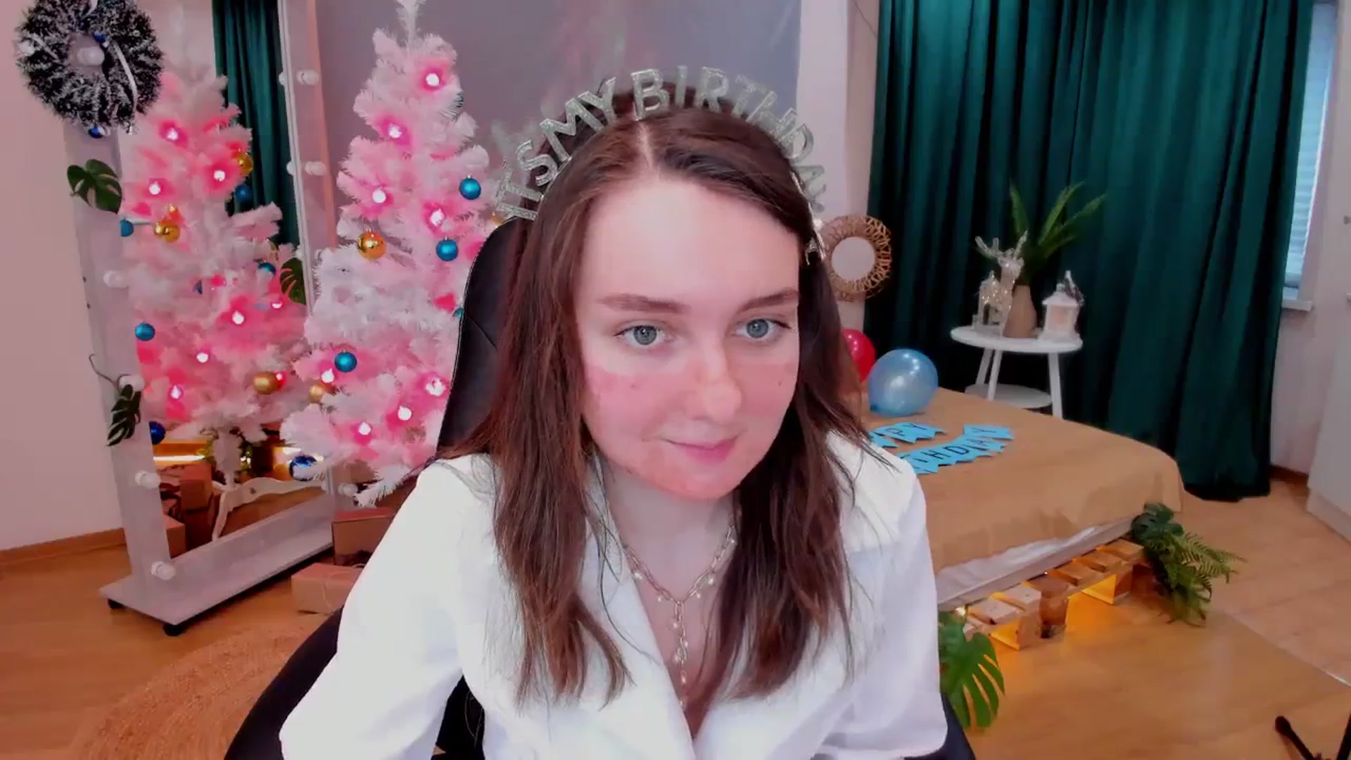 Gallery image thumbnail from Milim_Nava's myfreecams stream on, 12/21/2023, 11:57 image 12 of 20