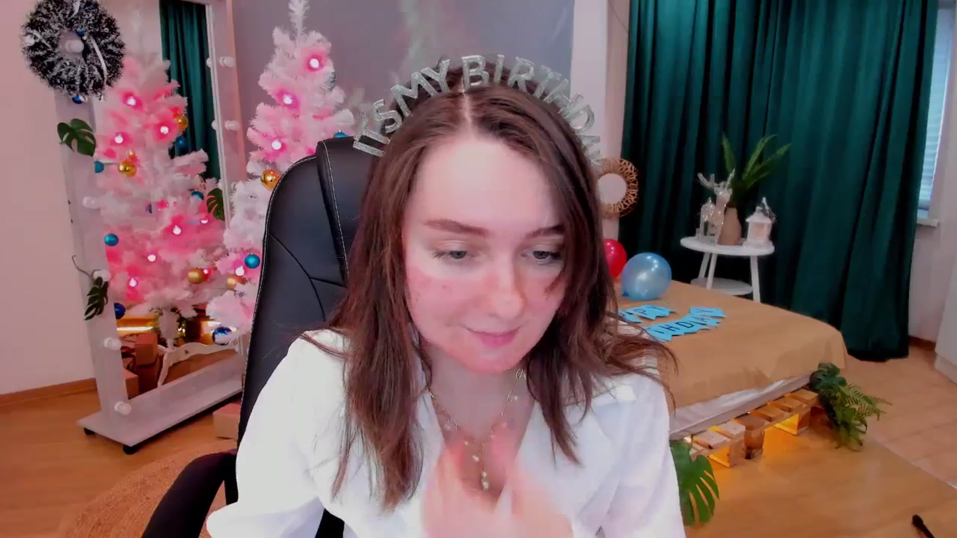 Gallery image thumbnail from Milim_Nava's myfreecams stream on, 12/21/2023, 11:57 image 7 of 20