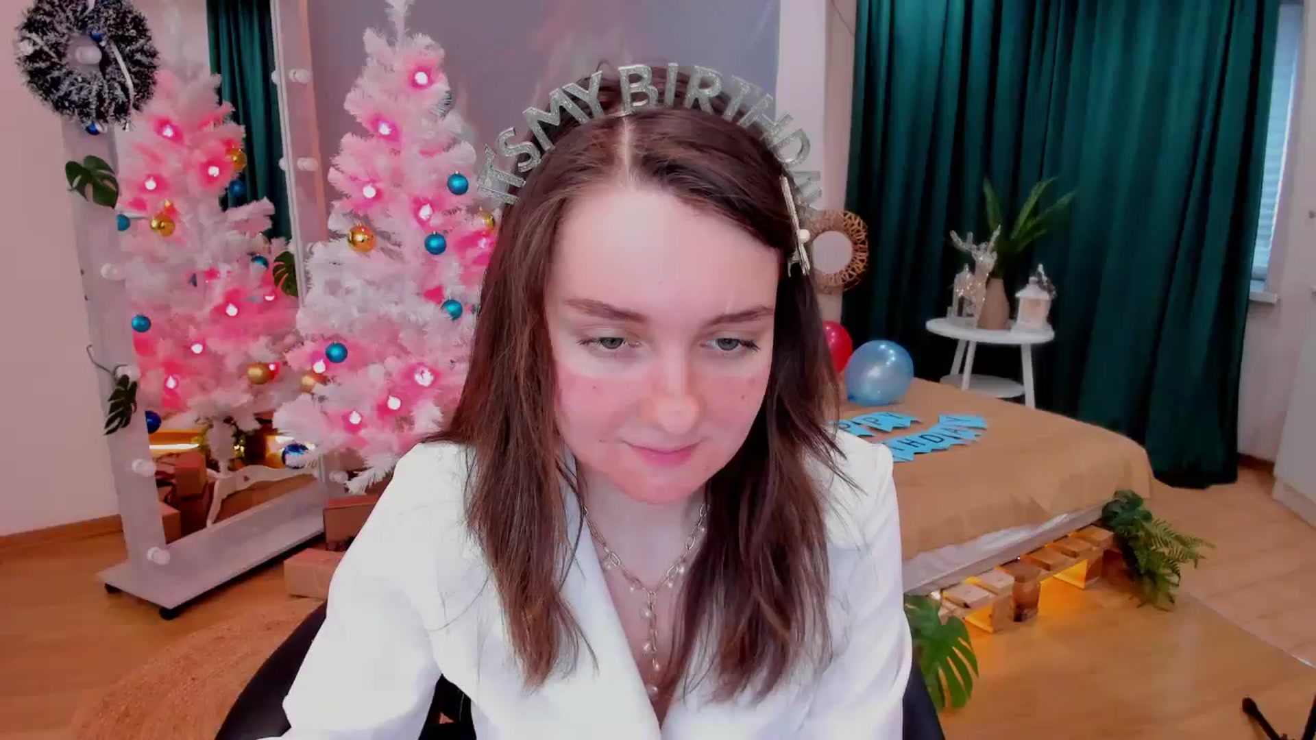 Gallery image thumbnail from Milim_Nava's myfreecams stream on, 12/21/2023, 11:57 image 10 of 20