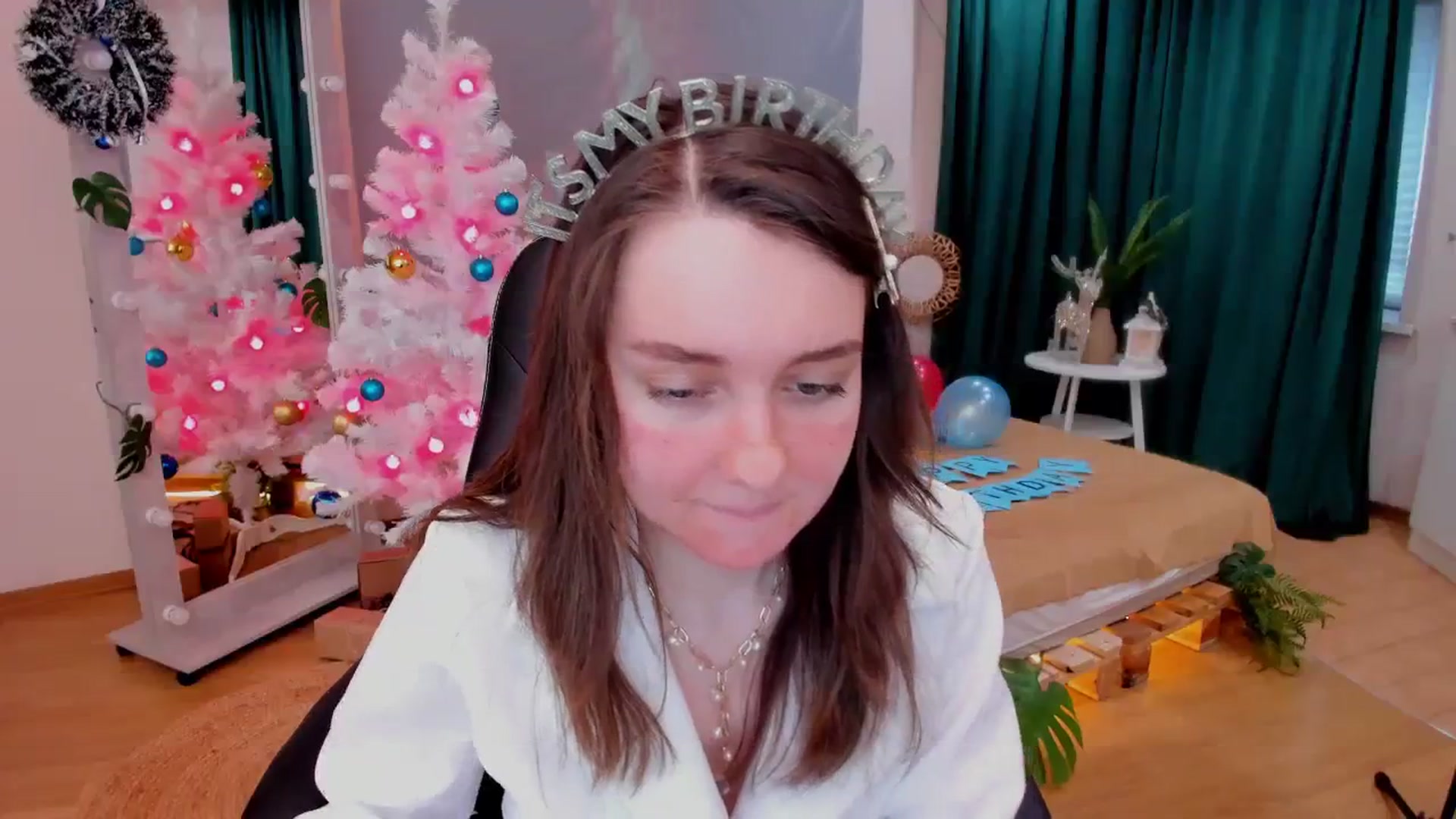 Gallery image thumbnail from Milim_Nava's myfreecams stream on, 12/21/2023, 11:57 image 11 of 20