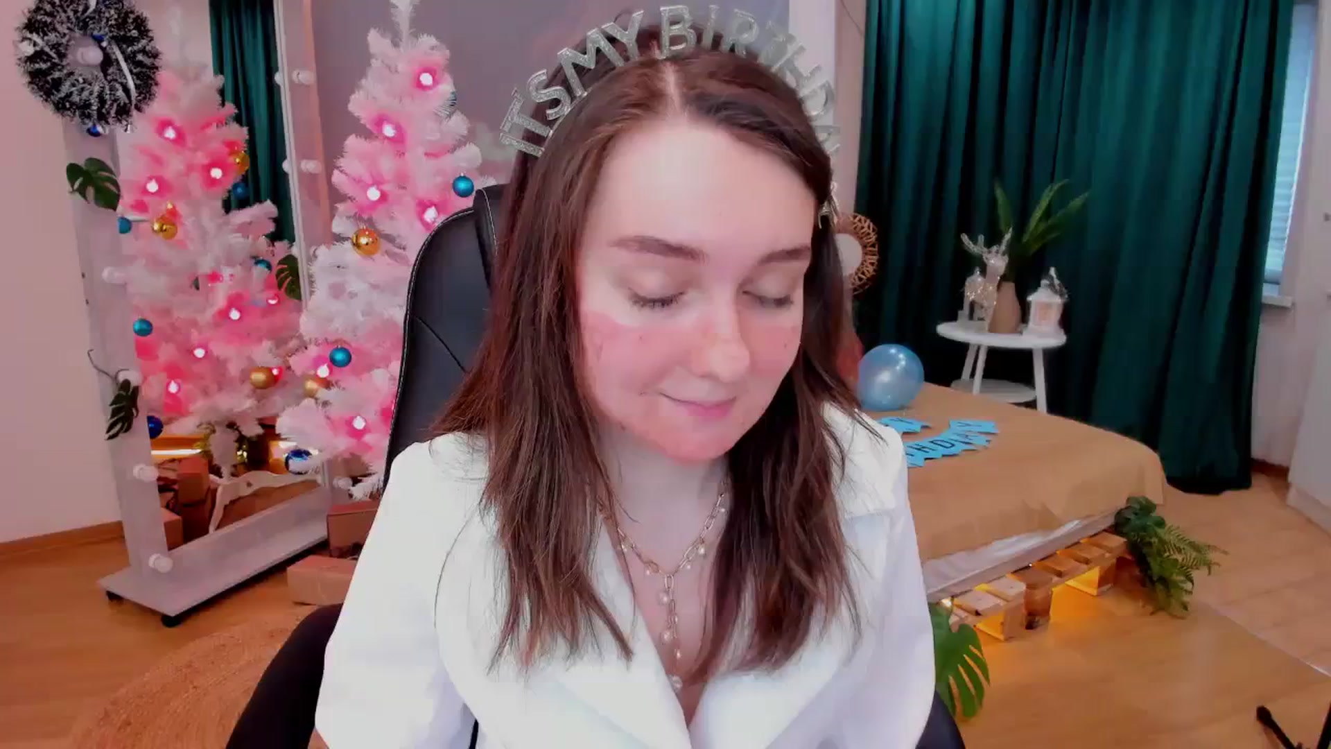 Gallery image thumbnail from Milim_Nava's myfreecams stream on, 12/21/2023, 11:57 image 14 of 20