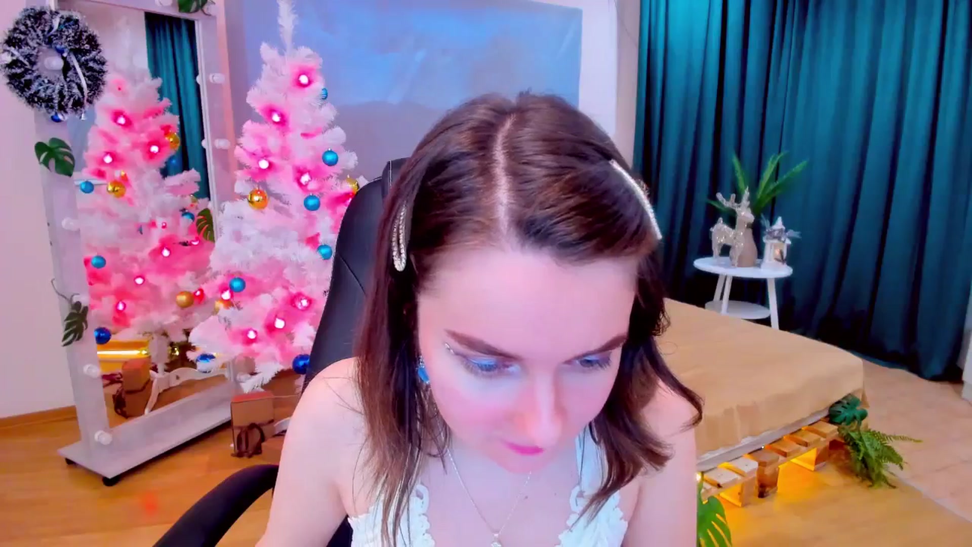Gallery image thumbnail from Milim_Nava's myfreecams stream on, 12/25/2023, 09:50 image 19 of 20