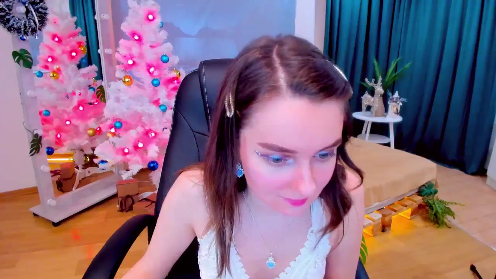 Gallery image thumbnail from Milim_Nava's myfreecams stream on, 12/25/2023, 09:50 image 7 of 20