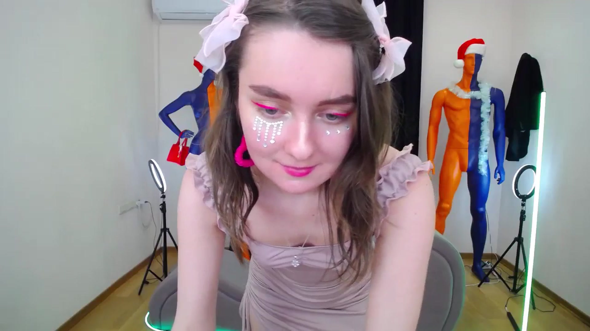 Gallery image thumbnail from Milim_Nava's myfreecams stream on, 12/26/2023, 07:12 image 17 of 20