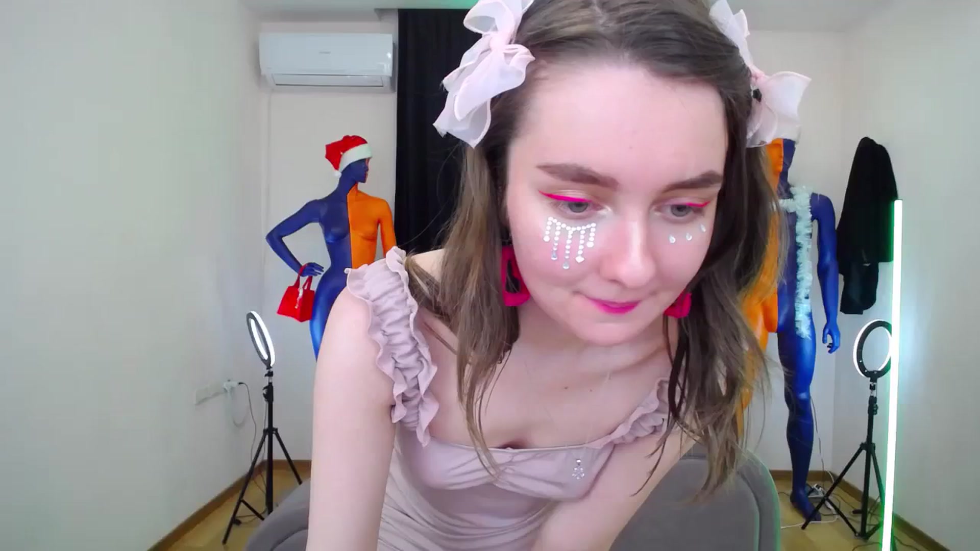 Gallery image thumbnail from Milim_Nava's myfreecams stream on, 12/26/2023, 07:12 image 19 of 20