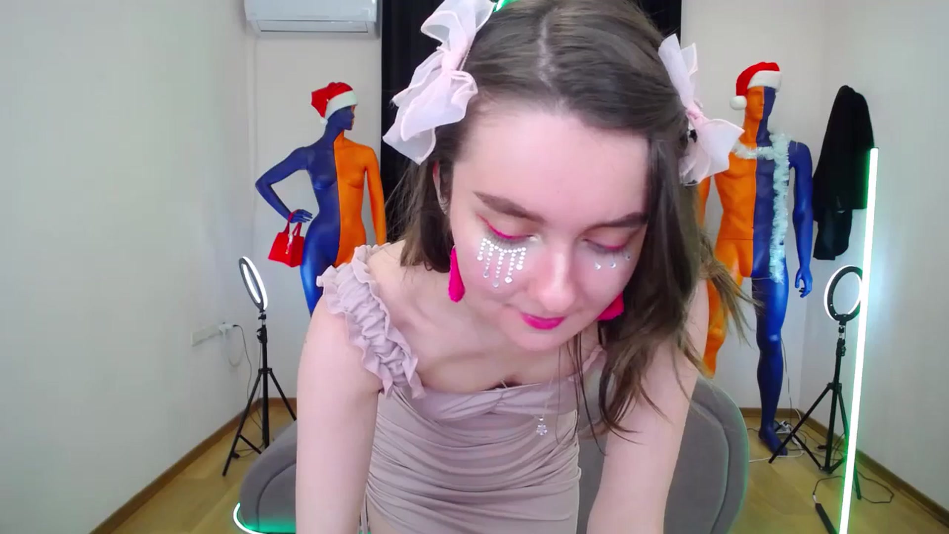 Gallery image thumbnail from Milim_Nava's myfreecams stream on, 12/26/2023, 07:12 image 16 of 20