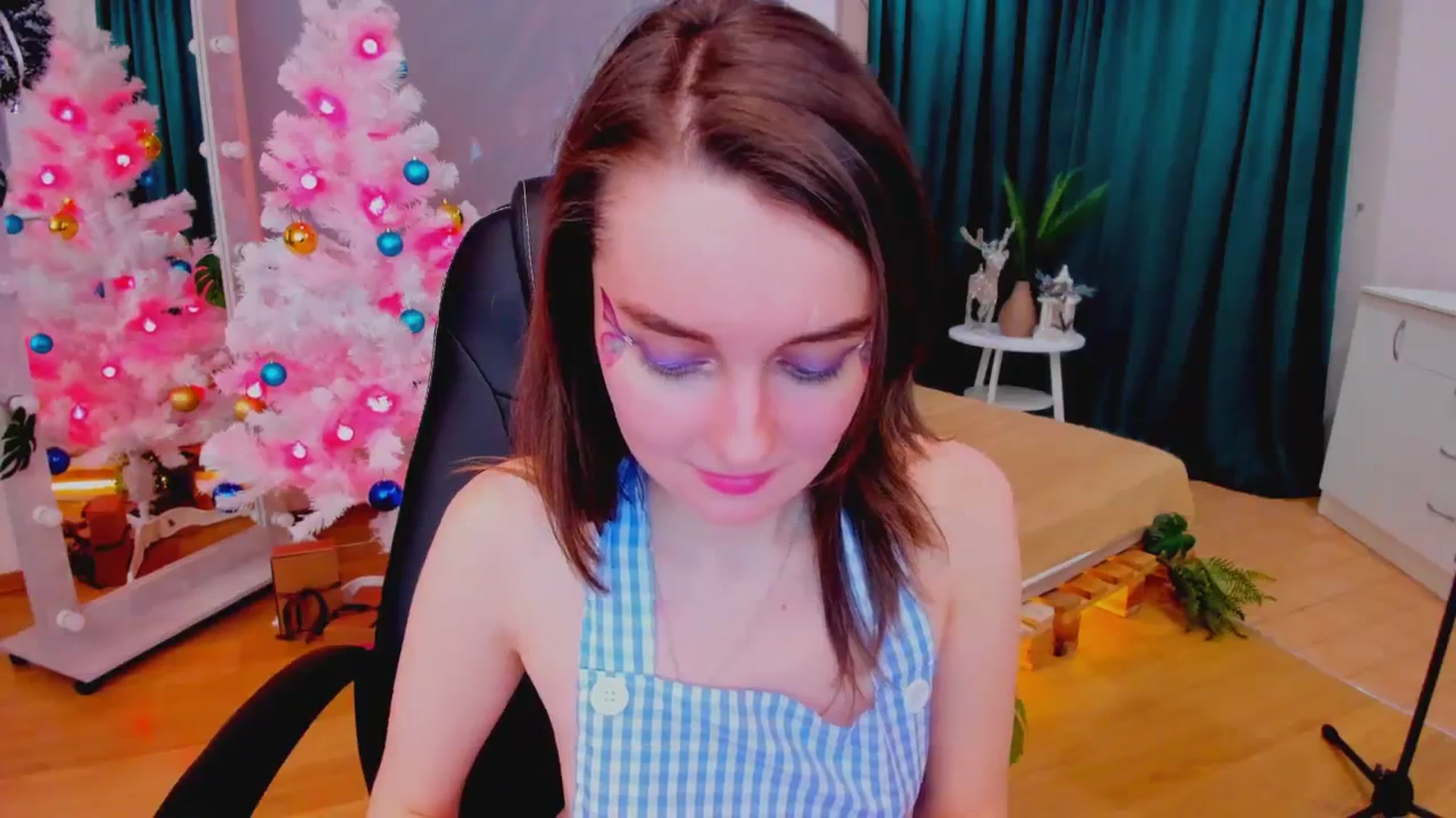 Gallery image thumbnail from Milim_Nava's myfreecams stream on, 12/28/2023, 14:20 image 15 of 20