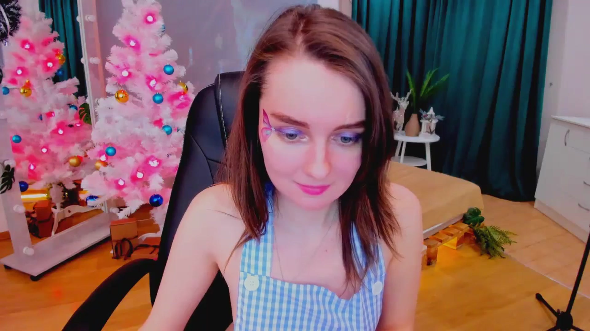 Gallery image thumbnail from Milim_Nava's myfreecams stream on, 12/28/2023, 14:20 image 16 of 20
