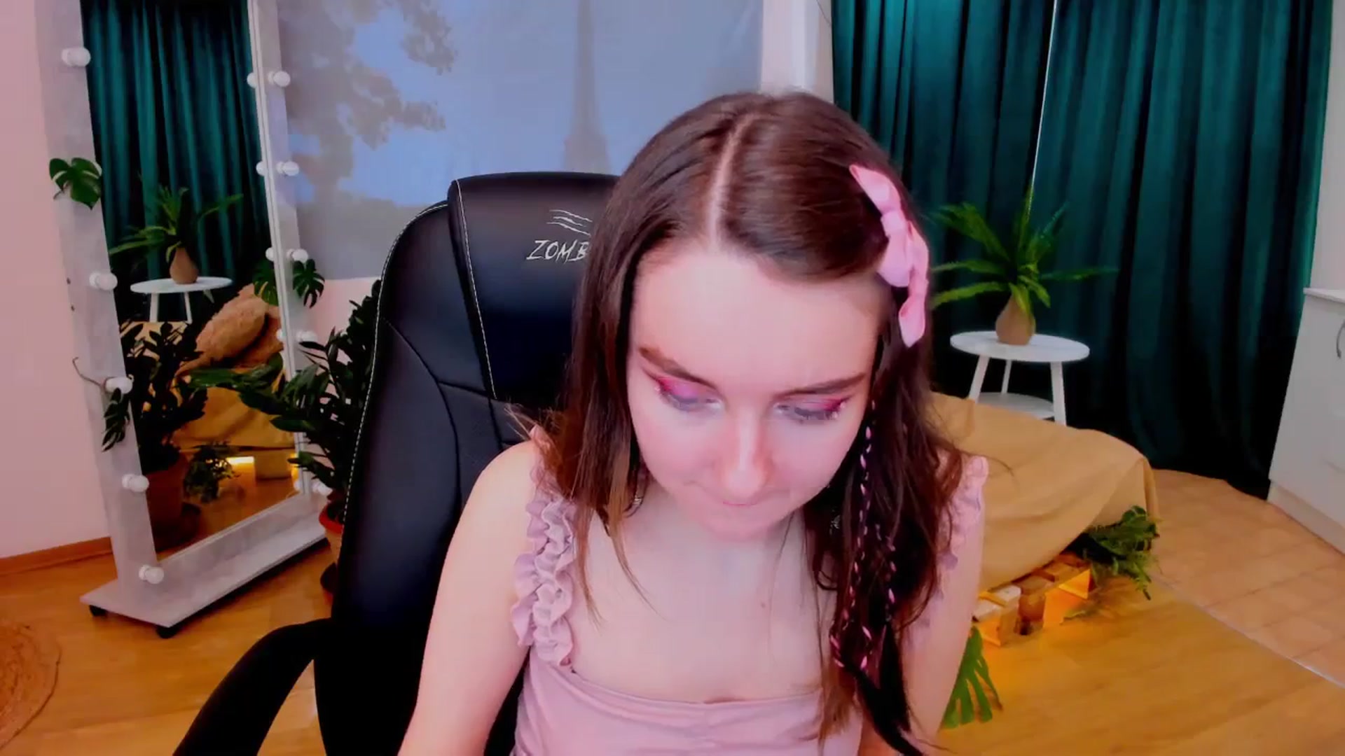 Gallery image thumbnail from Milim_Nava's myfreecams stream on, 02/26/2024, 11:56 image 16 of 20