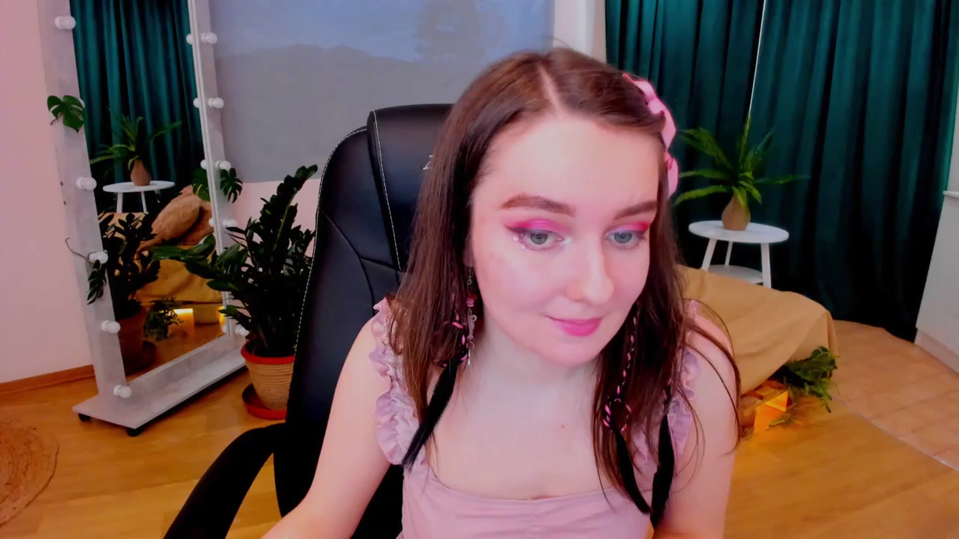 Gallery image thumbnail from Milim_Nava's myfreecams stream on, 02/26/2024, 12:36 image 10 of 20