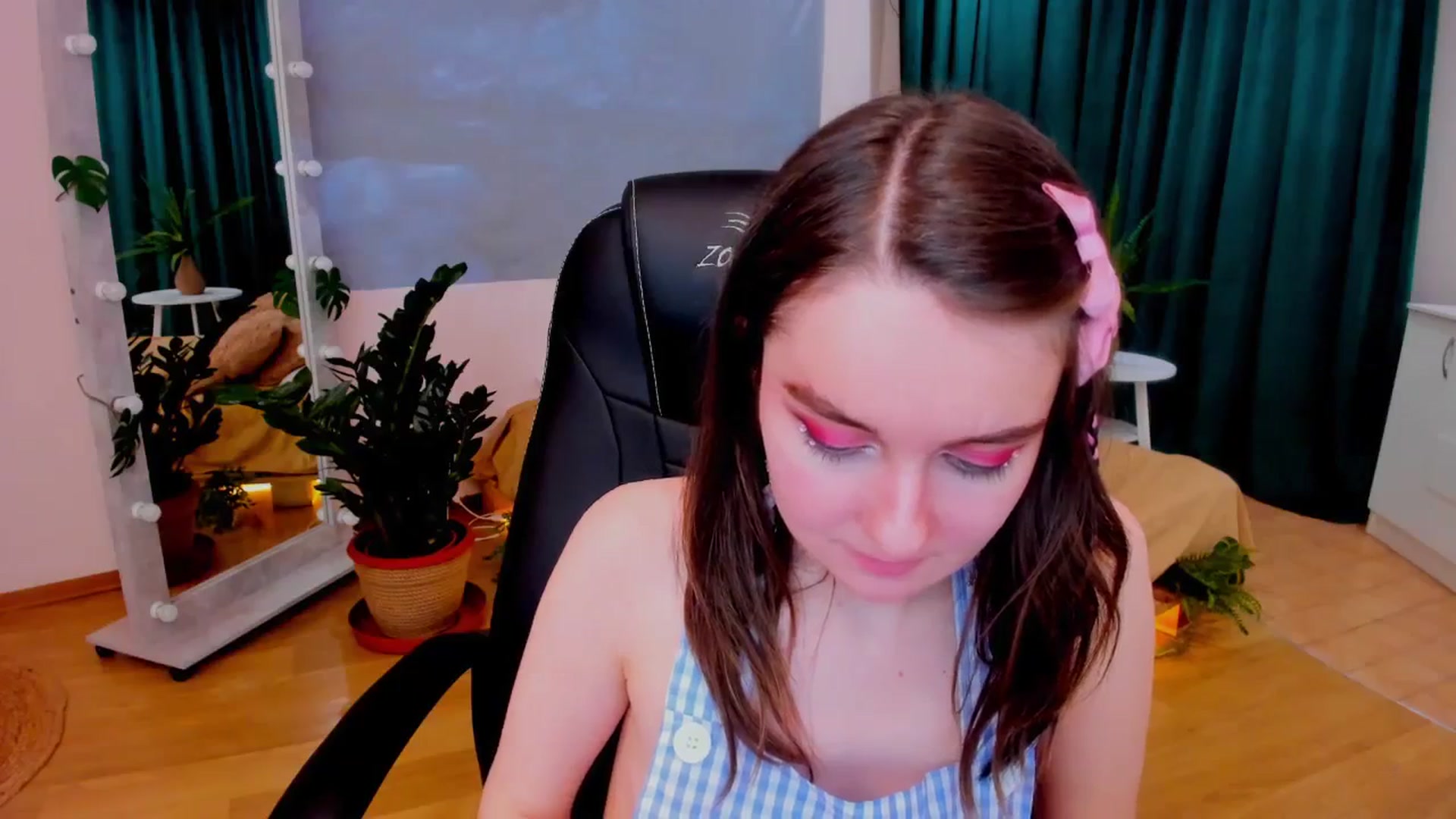 Gallery image thumbnail from Milim_Nava's myfreecams stream on, 02/26/2024, 17:14 image 17 of 20