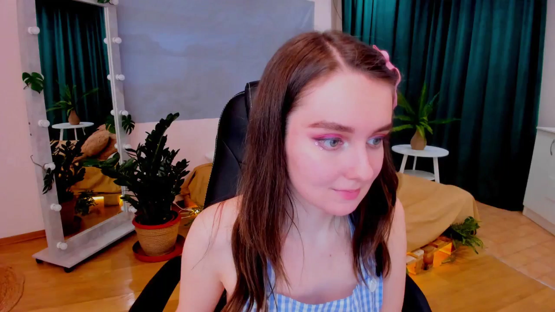 Gallery image thumbnail from Milim_Nava's myfreecams stream on, 02/26/2024, 17:14 image 9 of 20