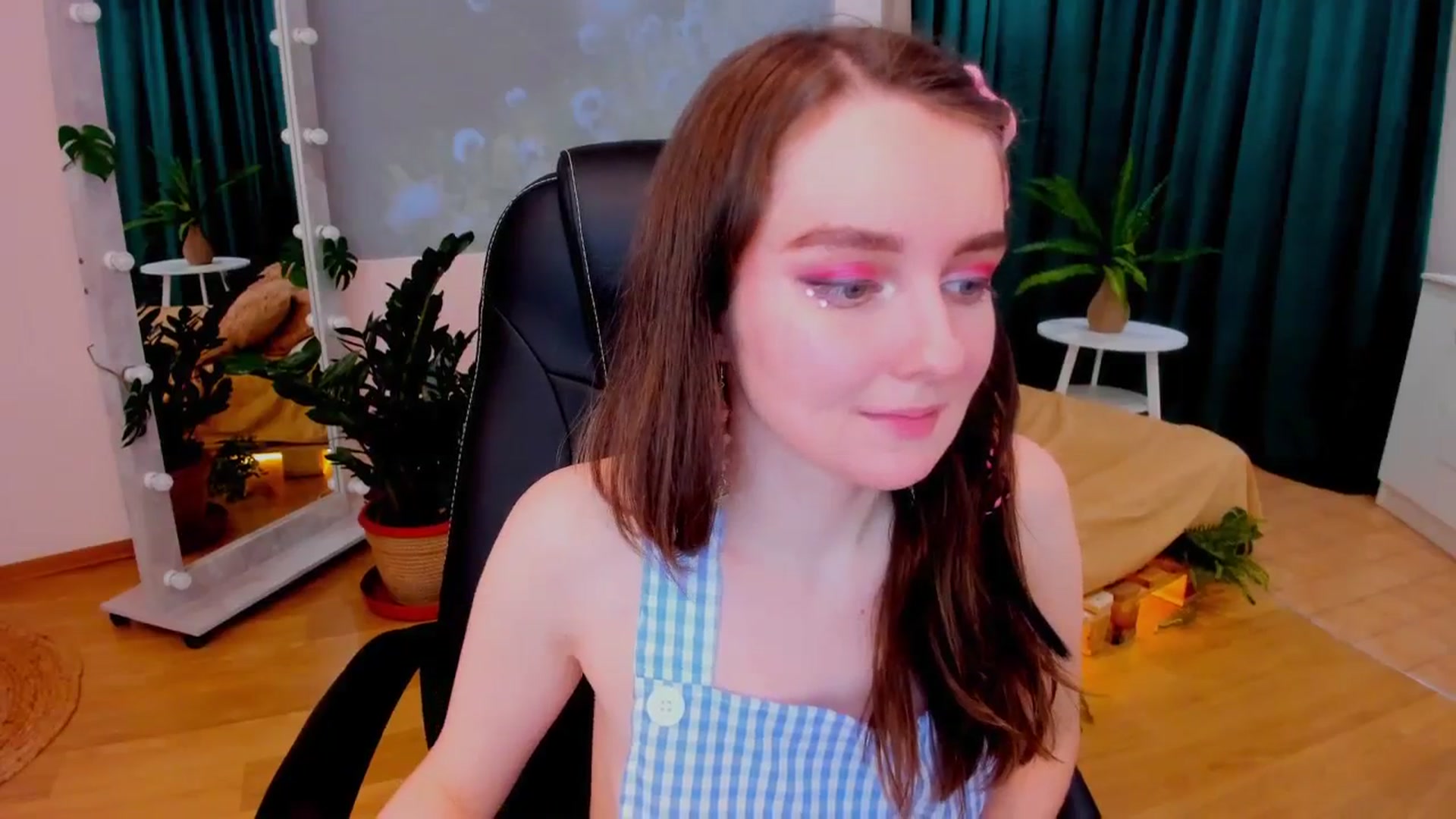 Gallery image thumbnail from Milim_Nava's myfreecams stream on, 02/26/2024, 17:14 image 11 of 20