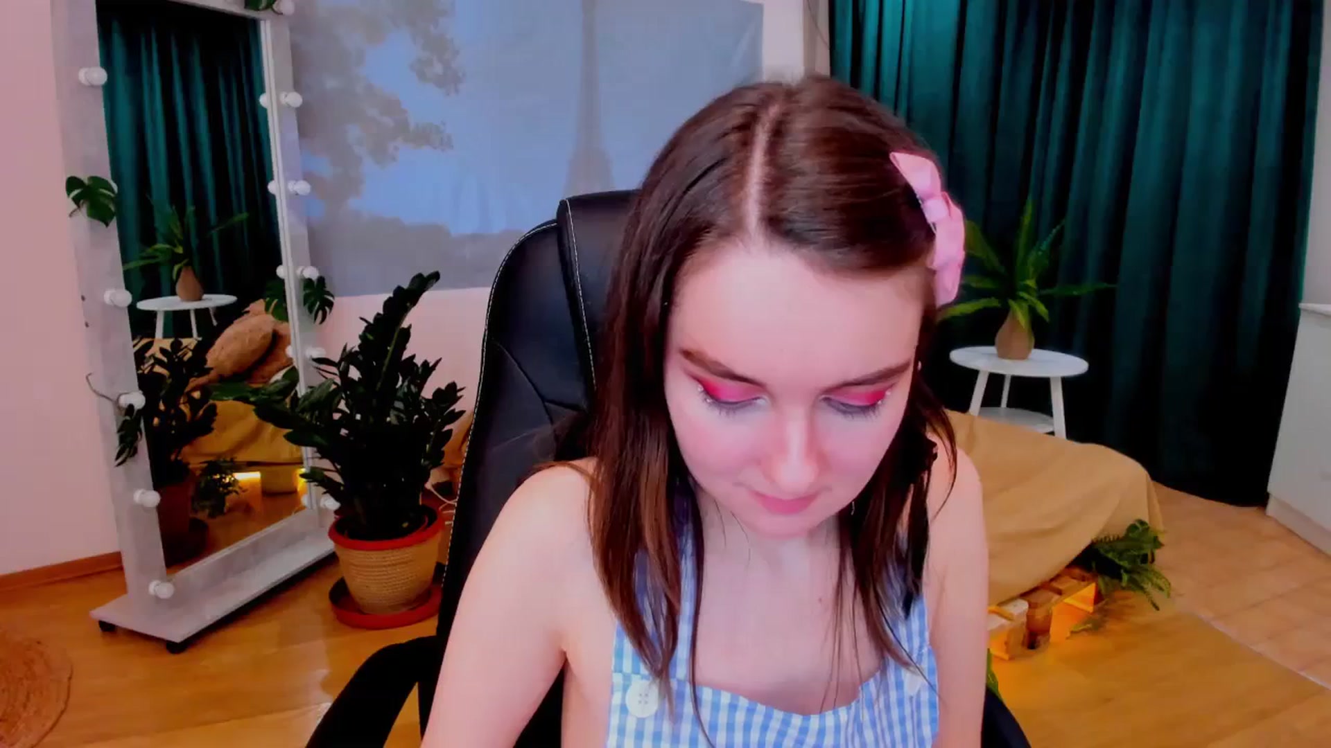 Gallery image thumbnail from Milim_Nava's myfreecams stream on, 02/26/2024, 17:14 image 14 of 20