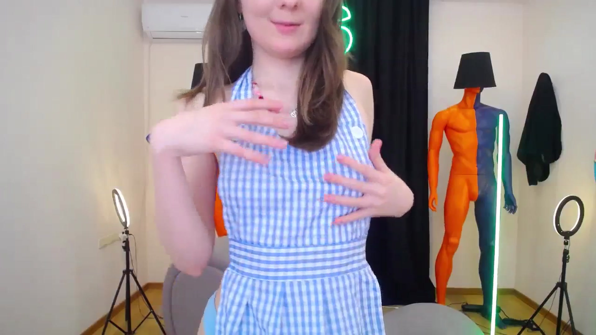 Gallery image thumbnail from Milim_Nava's myfreecams stream on, 03/04/2024, 15:00 image 14 of 20