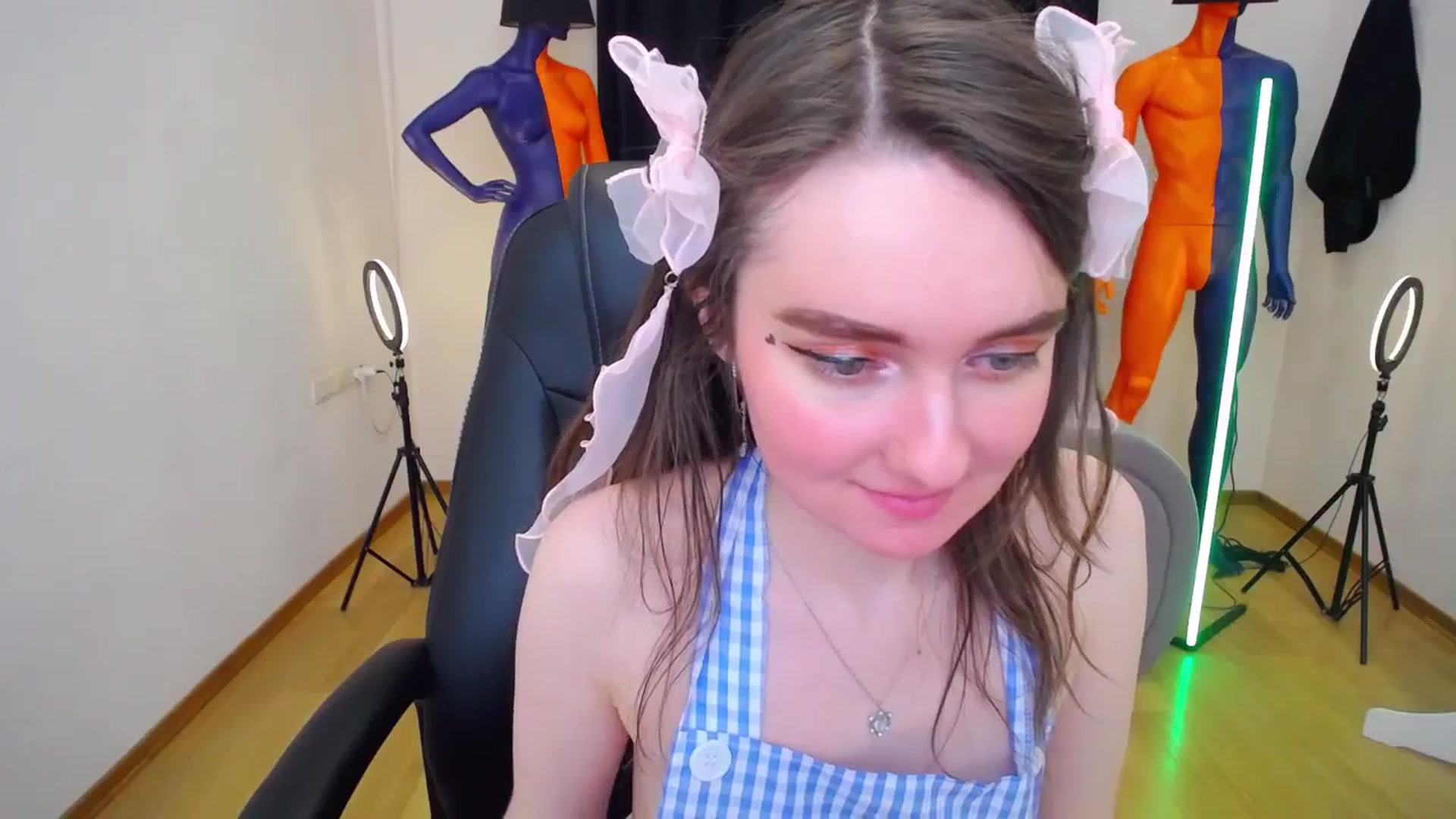 Gallery image thumbnail from Milim_Nava's myfreecams stream on, 03/17/2024, 16:51 image 15 of 20