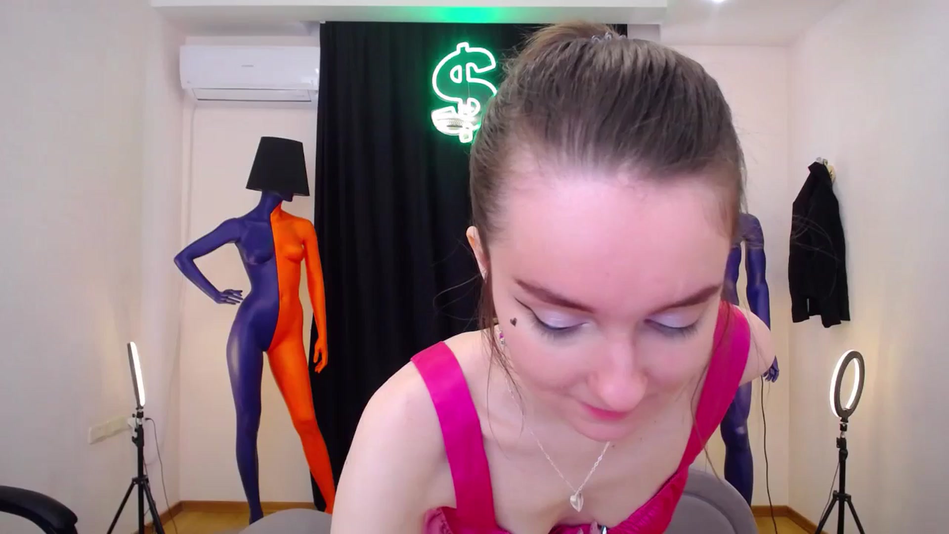 Gallery image thumbnail from Milim_Nava's myfreecams stream on, 04/28/2024, 11:45 image 16 of 20