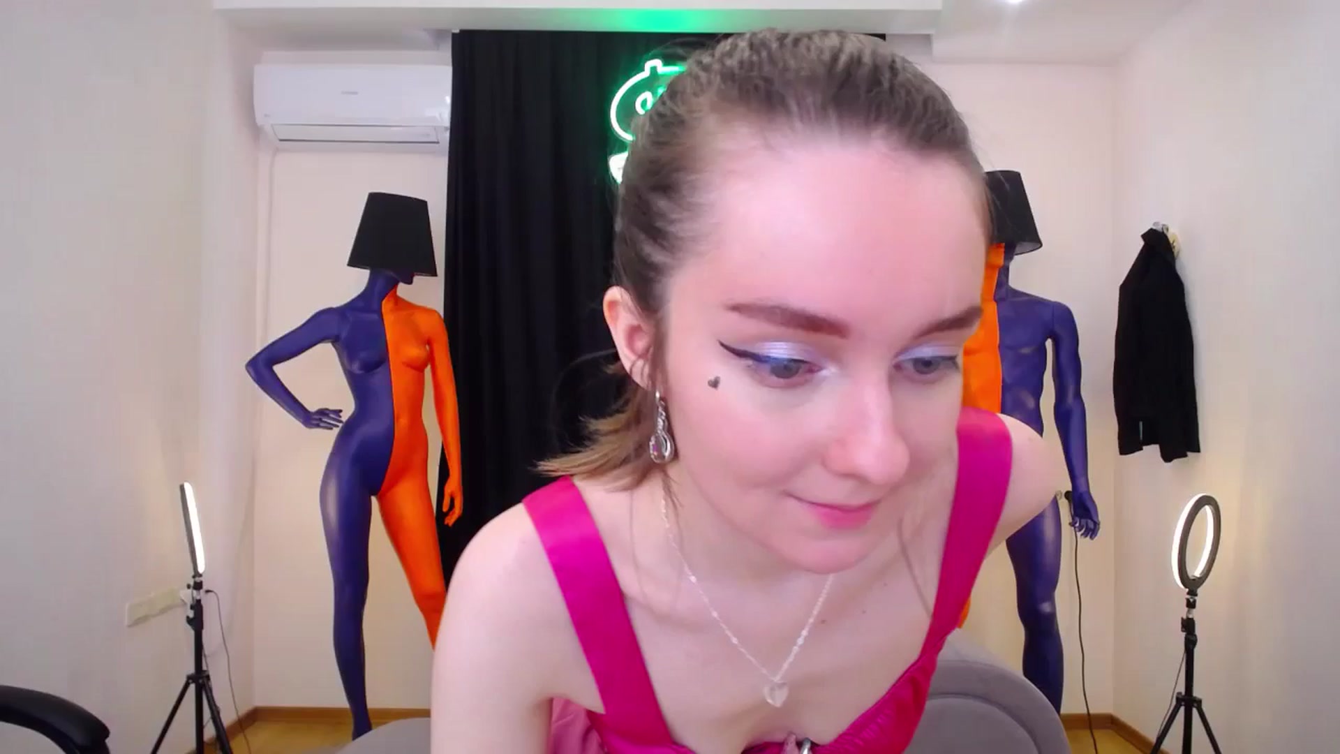 Gallery image thumbnail from Milim_Nava's myfreecams stream on, 04/28/2024, 11:45 image 17 of 20