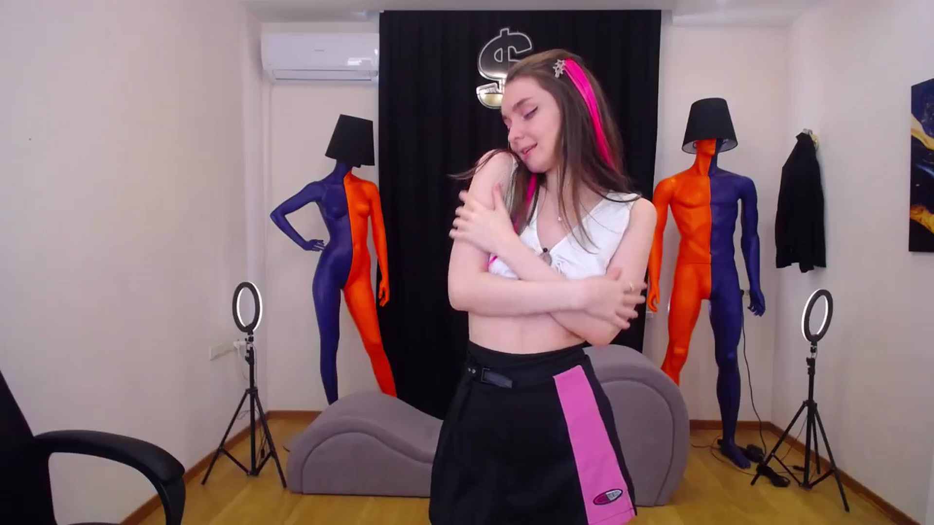 Gallery image thumbnail from Milim_Nava's myfreecams stream on, 05/21/2024, 14:01 image 6 of 20