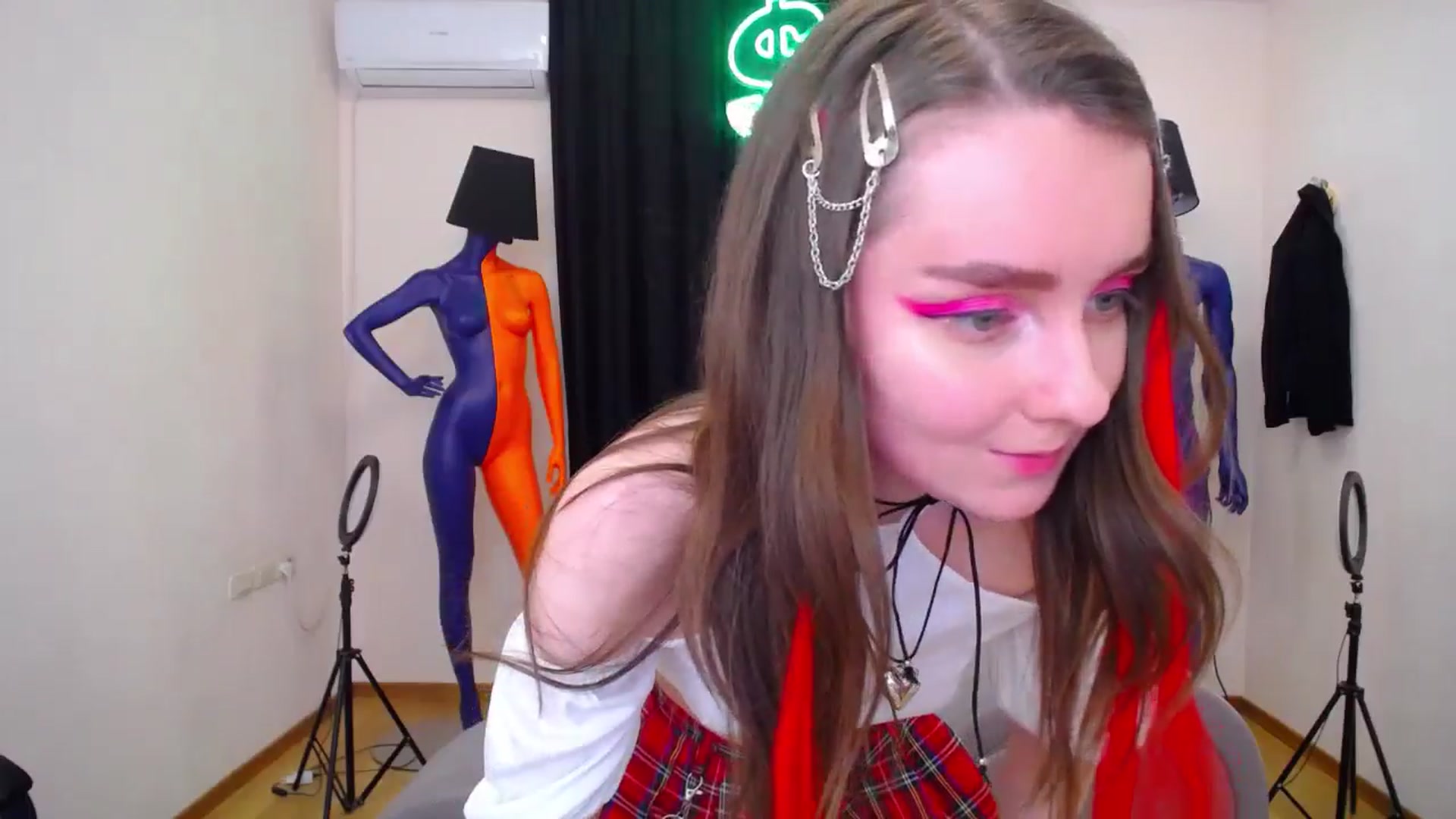 Gallery image thumbnail from Milim_Nava's myfreecams stream on, 05/27/2024, 20:28 image 9 of 20