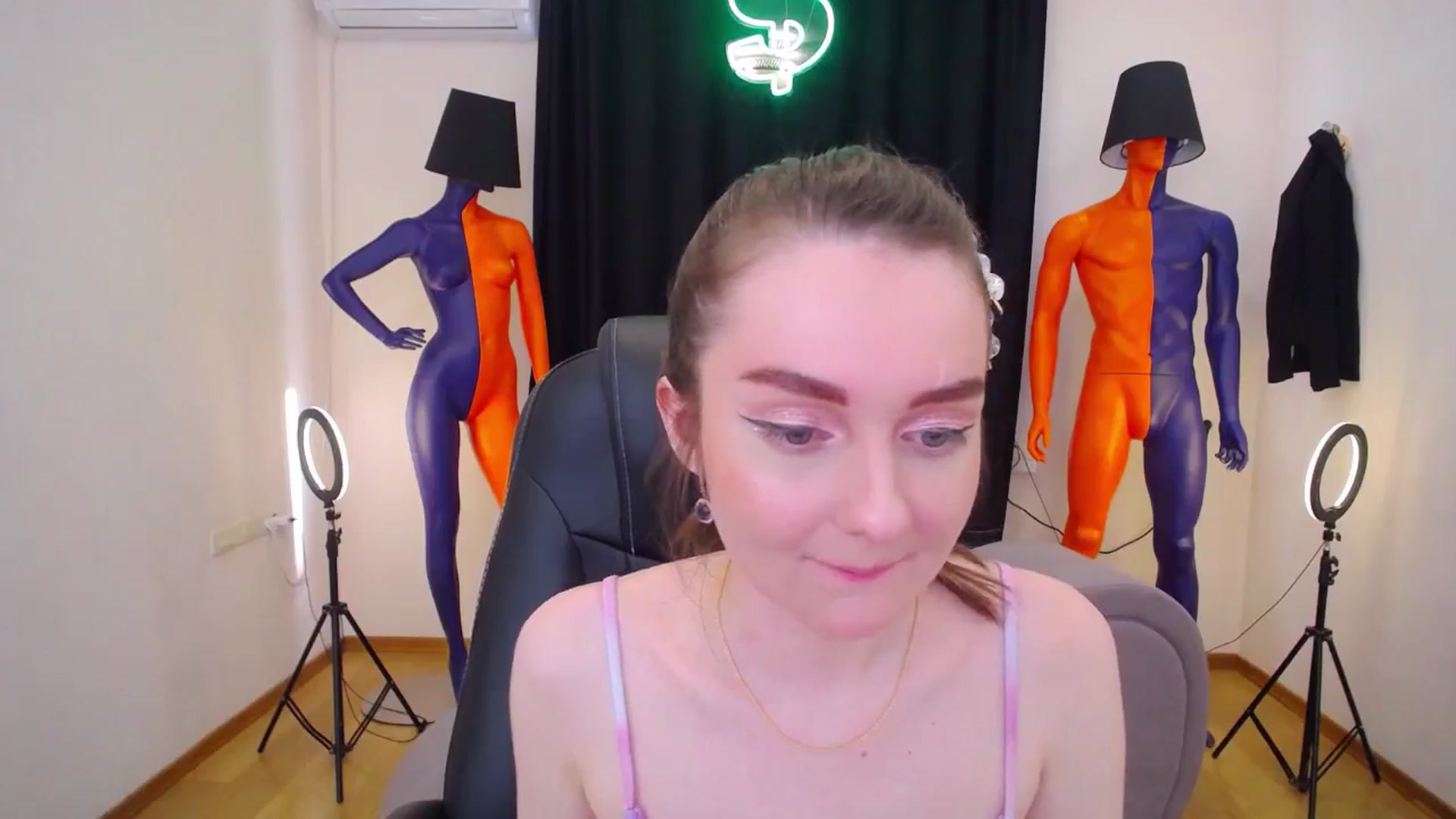 Gallery image thumbnail from Milim_Nava's myfreecams stream on, 06/11/2024, 14:36 image 16 of 20