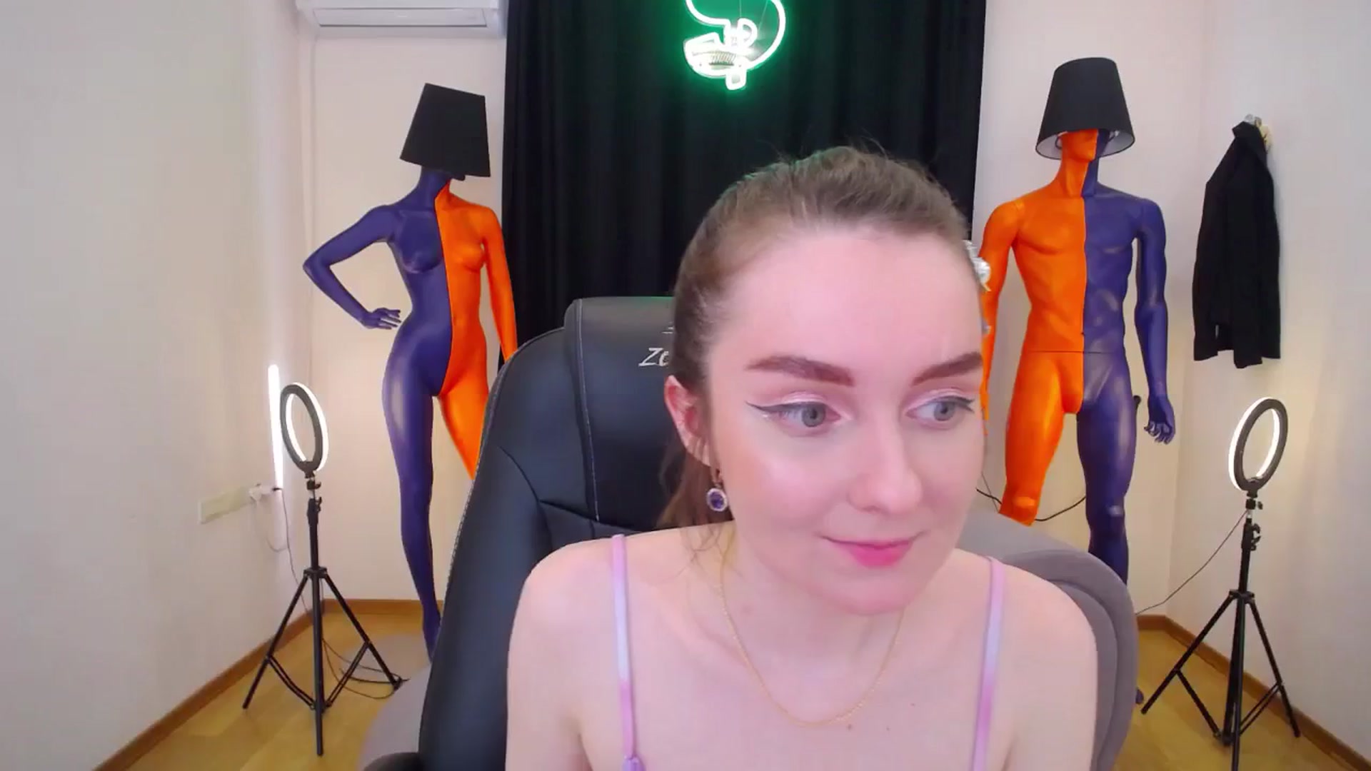 Gallery image thumbnail from Milim_Nava's myfreecams stream on, 06/11/2024, 14:36 image 17 of 20