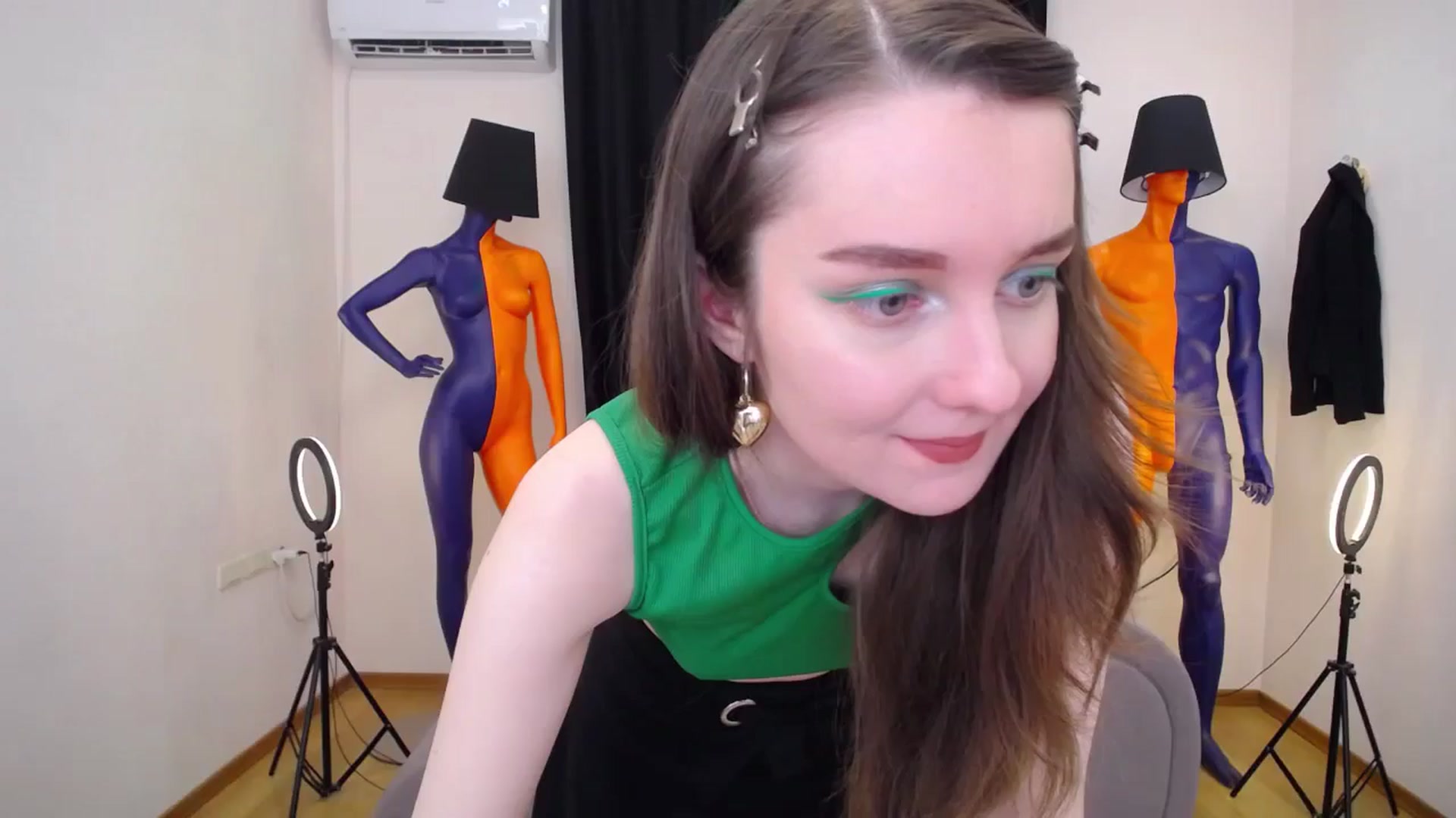 Gallery image thumbnail from Milim_Nava's myfreecams stream on, 06/20/2024, 10:49 image 17 of 20