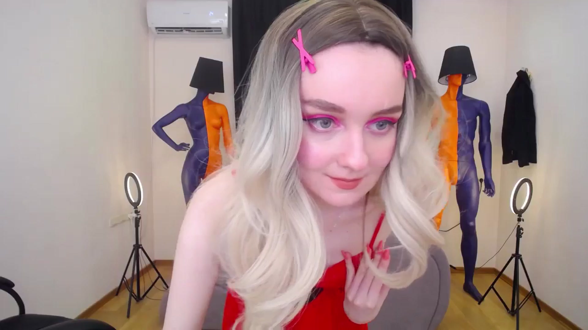 Gallery image thumbnail from Milim_Nava's myfreecams stream on, 06/25/2024, 18:47 image 16 of 20