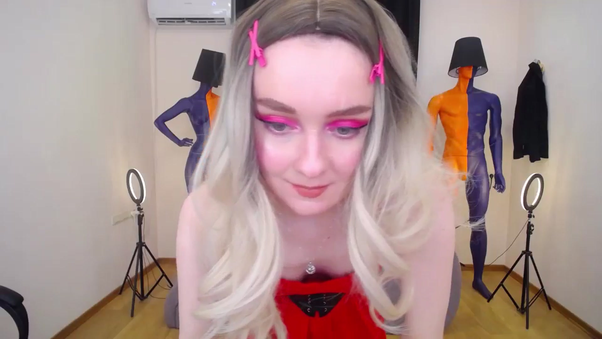 Gallery image thumbnail from Milim_Nava's myfreecams stream on, 06/25/2024, 18:47 image 7 of 20