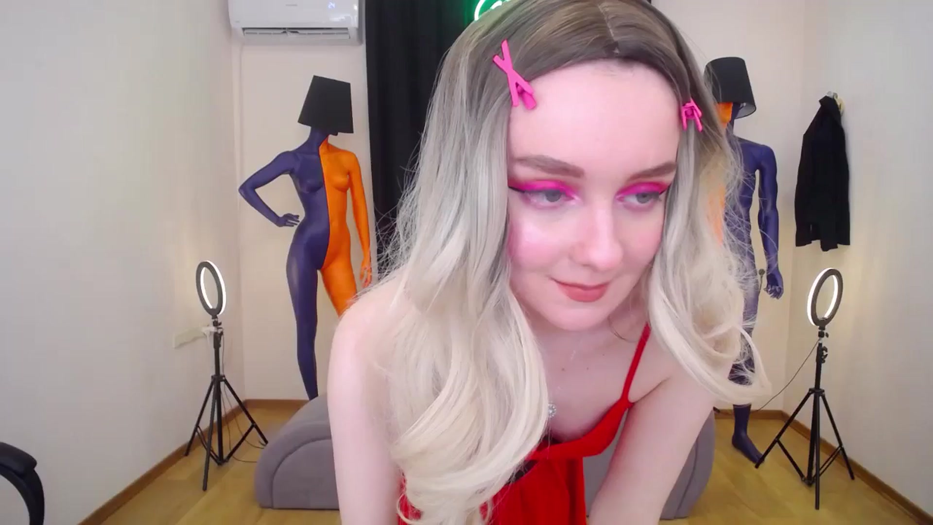 Gallery image thumbnail from Milim_Nava's myfreecams stream on, 06/25/2024, 18:47 image 5 of 20