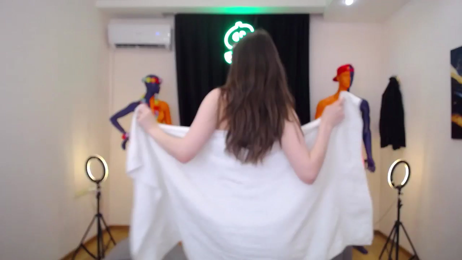 Gallery image thumbnail from Milim_Nava's myfreecams stream on, 07/06/2024, 15:10 image 17 of 20