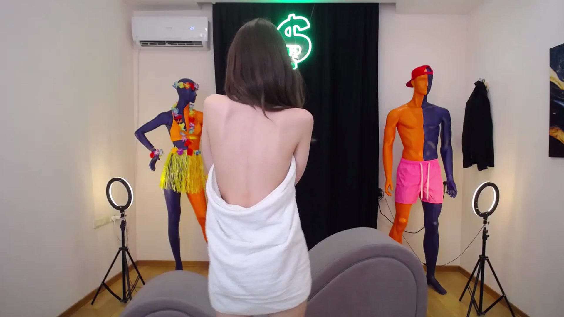 Gallery image thumbnail from Milim_Nava's myfreecams stream on, 07/06/2024, 15:10 image 8 of 20