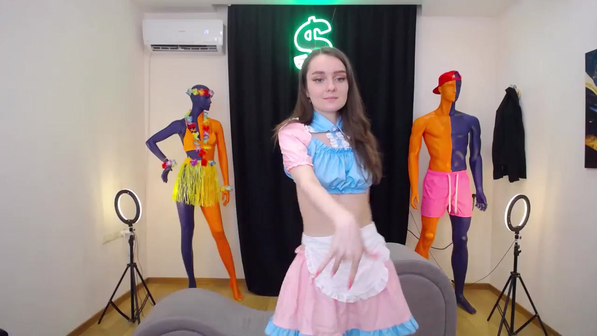 Gallery image thumbnail from Milim_Nava's myfreecams stream on, 07/07/2024, 14:03 image 17 of 20