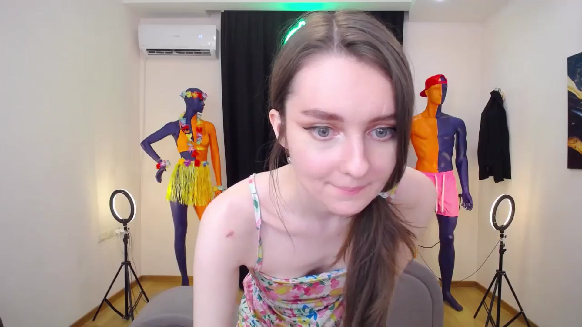 Gallery image thumbnail from Milim_Nava's myfreecams stream on, 07/07/2024, 15:34 image 16 of 20