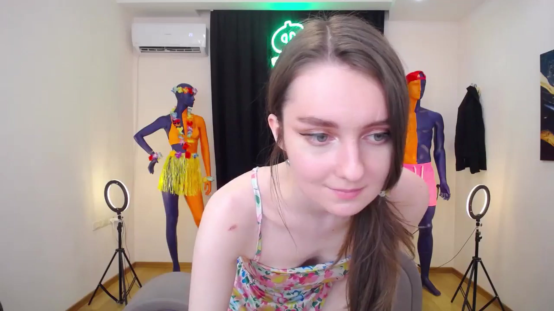 Gallery image thumbnail from Milim_Nava's myfreecams stream on, 07/07/2024, 15:34 image 15 of 20