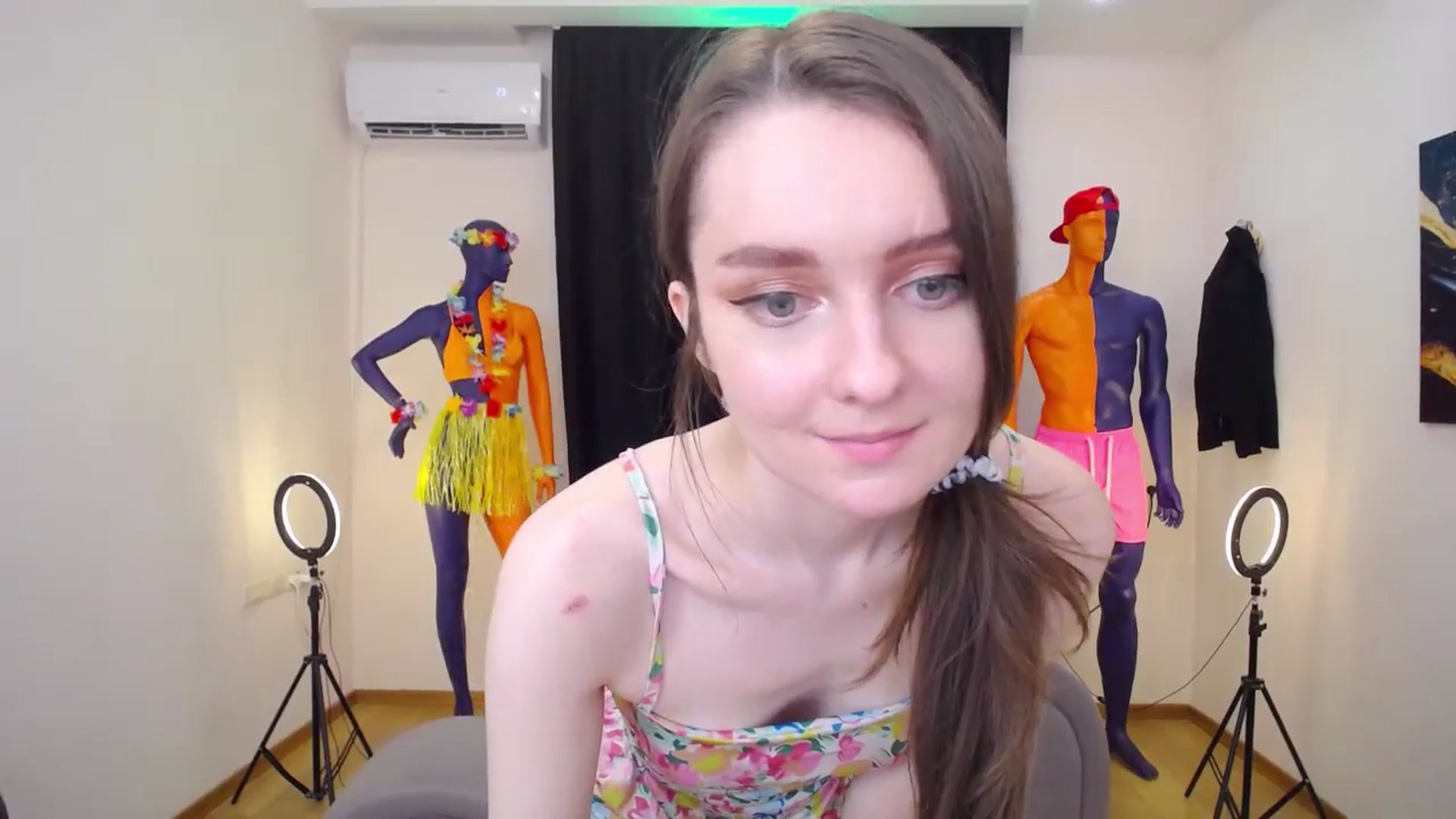 Gallery image thumbnail from Milim_Nava's myfreecams stream on, 07/07/2024, 15:34 image 13 of 20