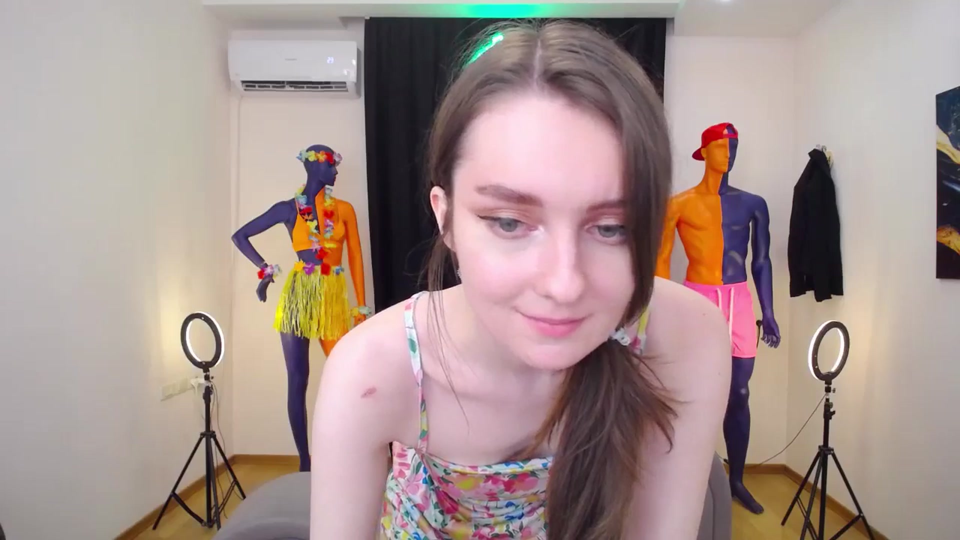Gallery image thumbnail from Milim_Nava's myfreecams stream on, 07/07/2024, 15:34 image 14 of 20