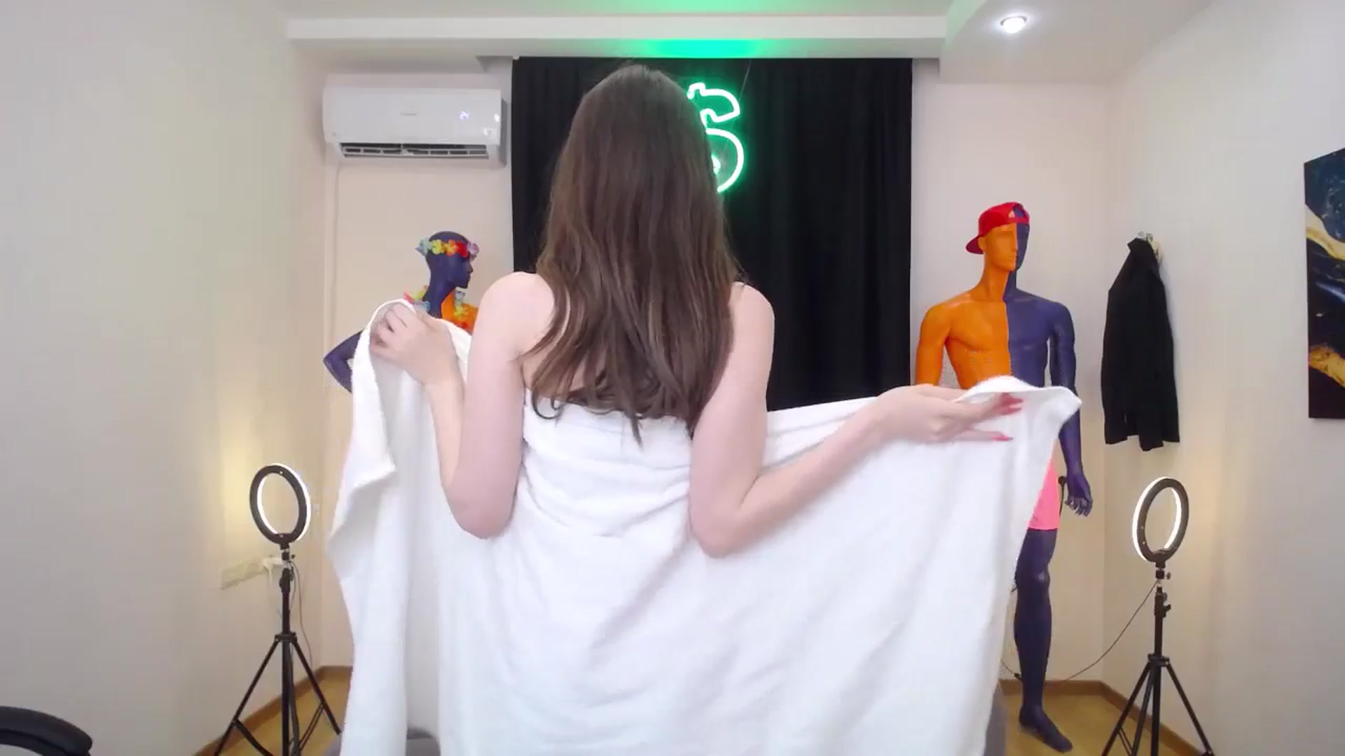 Gallery image thumbnail from Milim_Nava's myfreecams stream on, 07/08/2024, 14:29 image 13 of 20