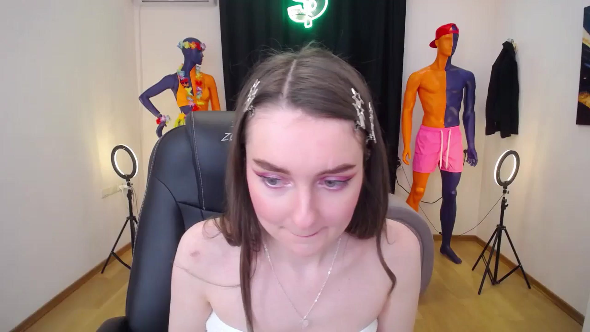 Gallery image thumbnail from Milim_Nava's myfreecams stream on, 07/08/2024, 14:29 image 14 of 20