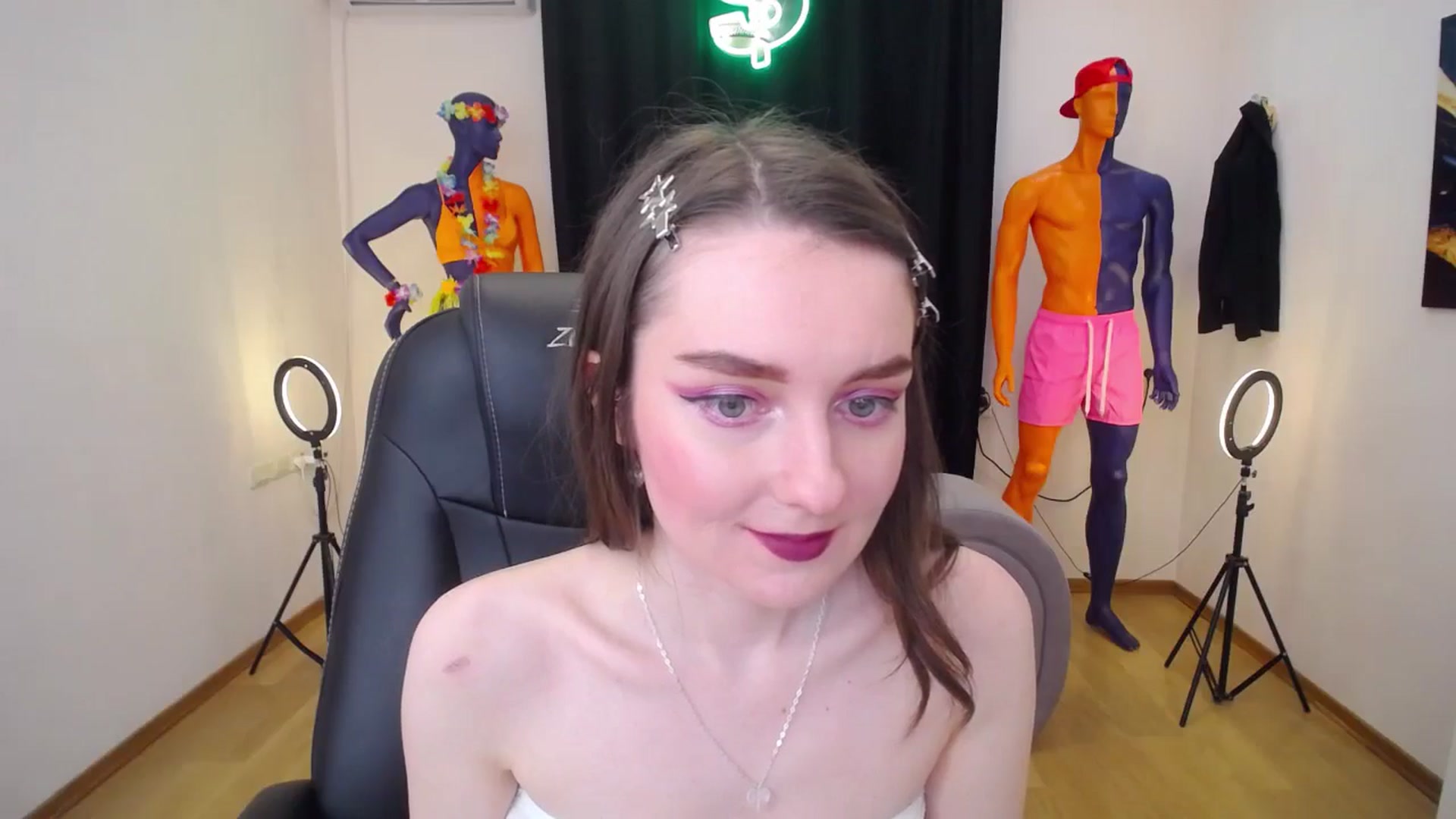 Gallery image thumbnail from Milim_Nava's myfreecams stream on, 07/08/2024, 14:29 image 16 of 20