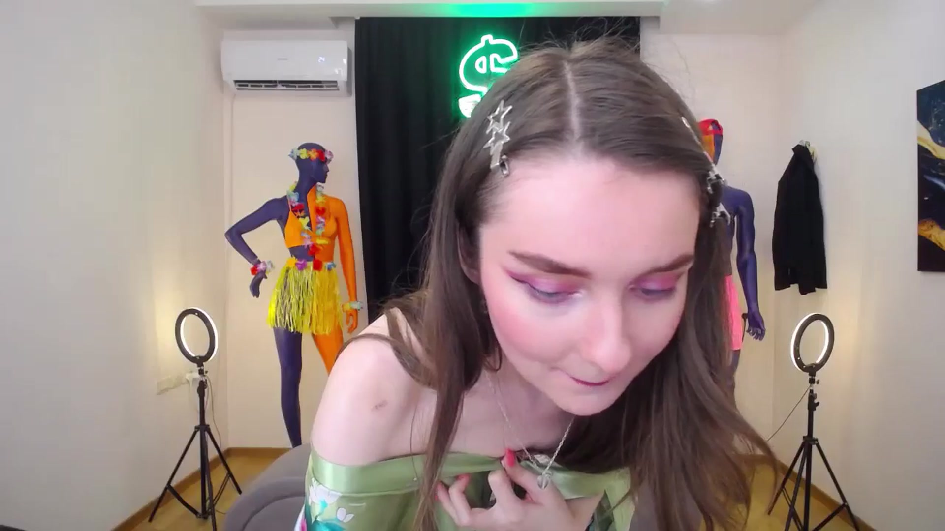 Gallery image thumbnail from Milim_Nava's myfreecams stream on, 07/08/2024, 16:35 image 6 of 20