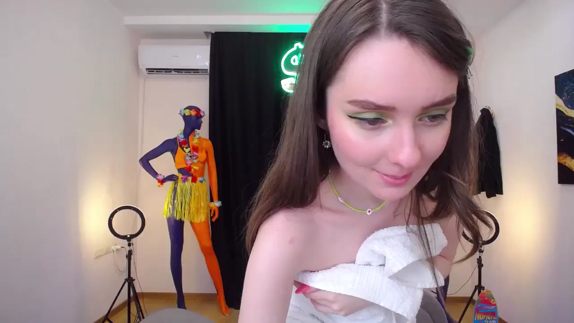 Gallery image thumbnail from Milim_Nava's myfreecams stream on, 07/18/2024, 08:38 image 12 of 20