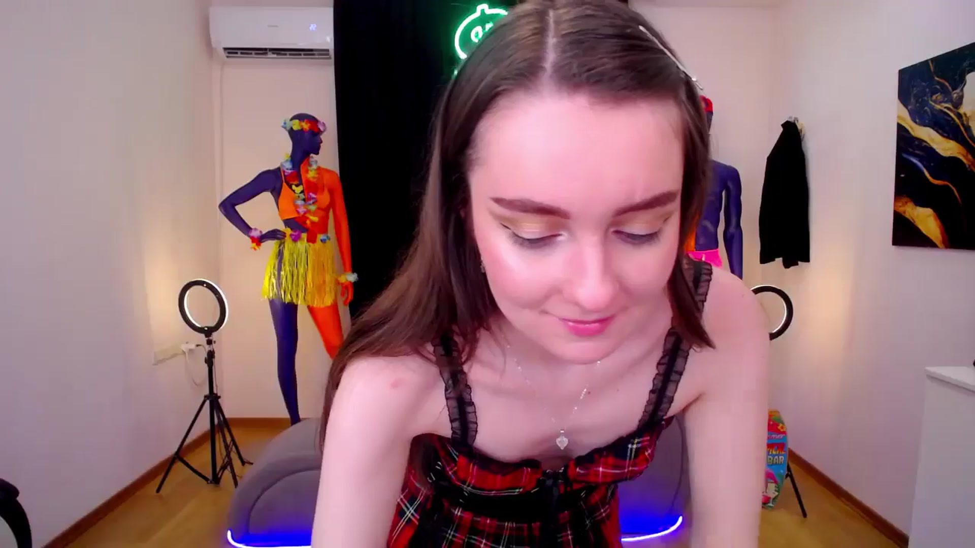 Gallery image thumbnail from Milim_Nava's myfreecams stream on, 07/21/2024, 10:49 image 6 of 20