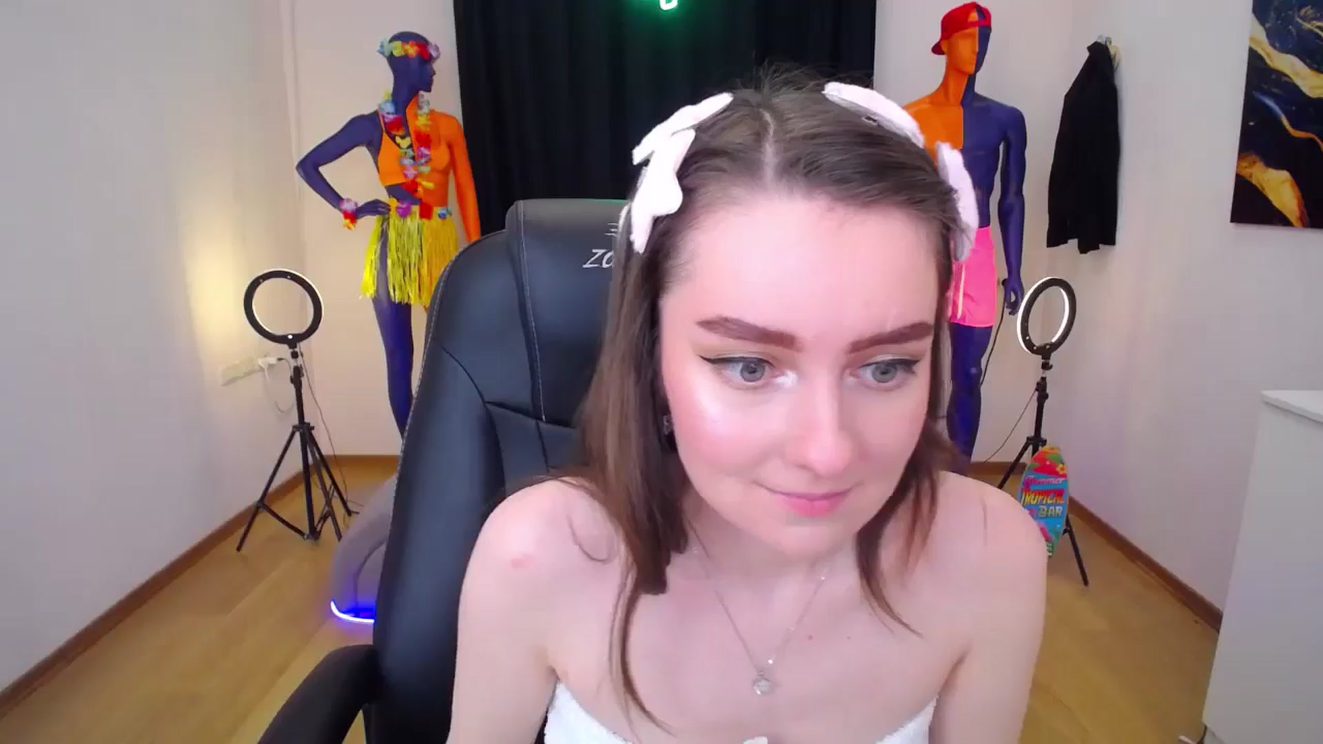 Gallery image thumbnail from Milim_Nava's myfreecams stream on, 07/23/2024, 20:11 image 16 of 20
