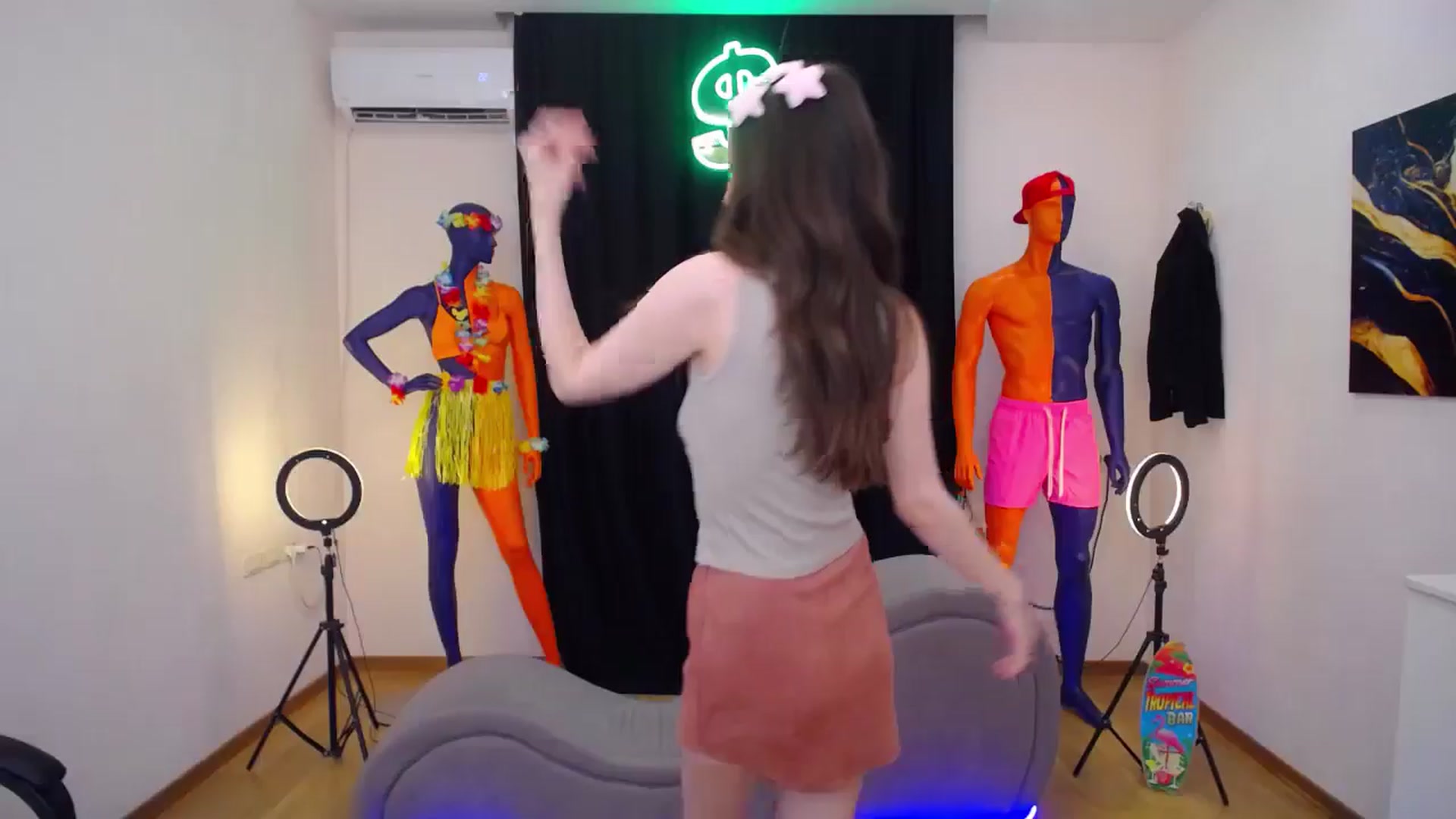 Gallery image thumbnail from Milim_Nava's myfreecams stream on, 07/23/2024, 20:11 image 3 of 20