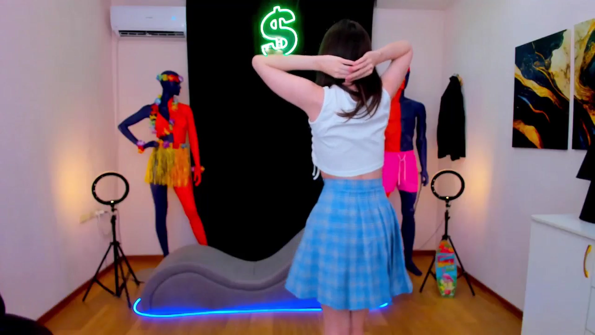 Gallery image thumbnail from Milim_Nava's myfreecams stream on, 08/20/2024, 16:46 image 14 of 20