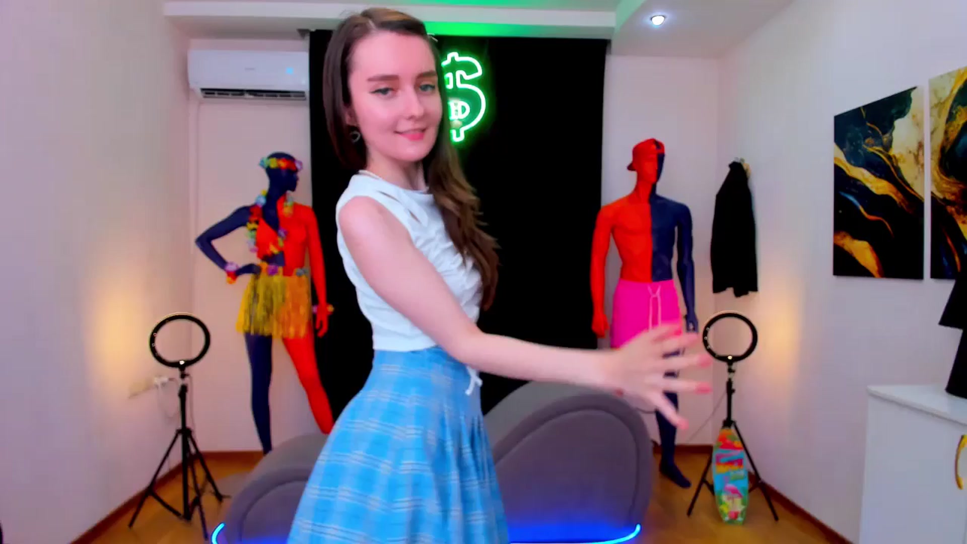 Gallery image thumbnail from Milim_Nava's myfreecams stream on, 08/20/2024, 16:46 image 17 of 20