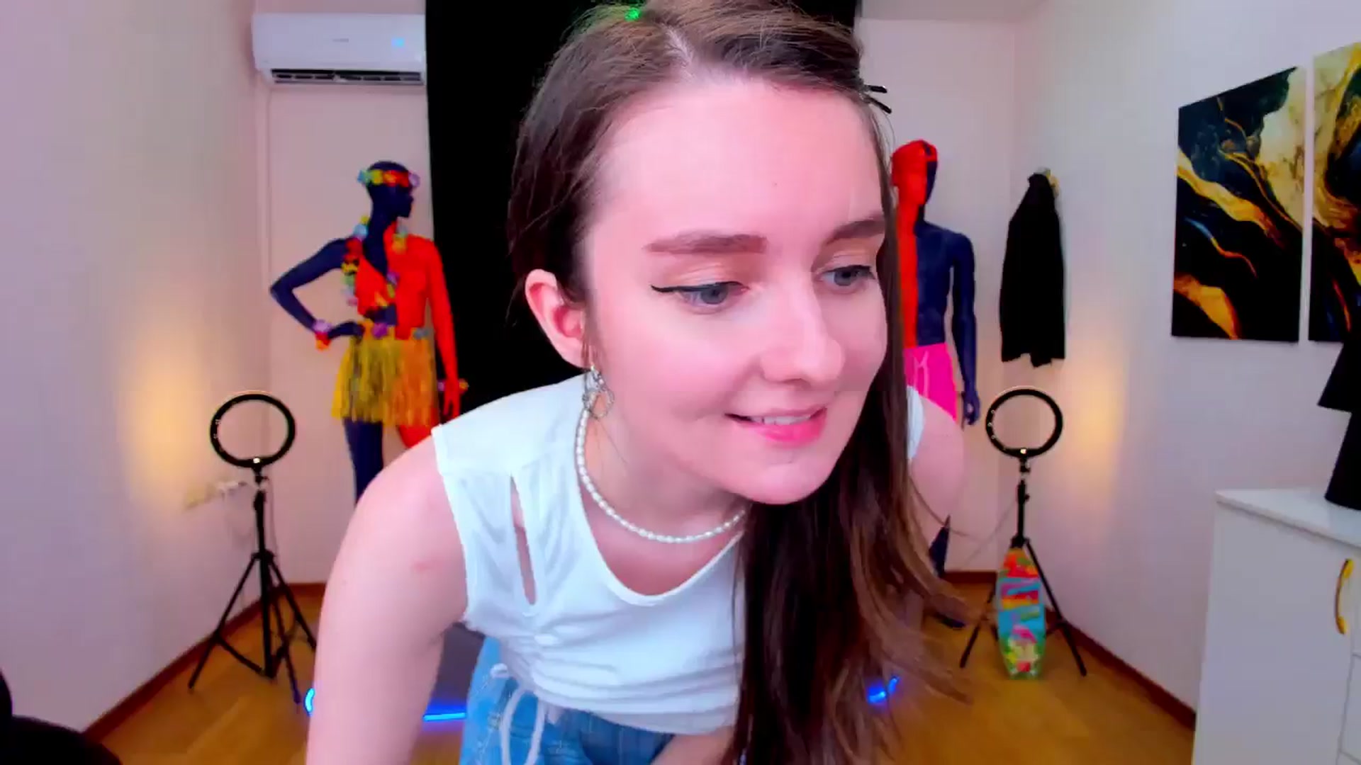 Gallery image thumbnail from Milim_Nava's myfreecams stream on, 08/20/2024, 16:46 image 13 of 20