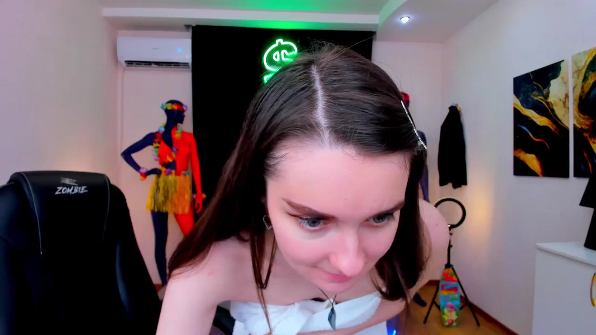 Gallery image thumbnail from Milim_Nava's myfreecams stream on, 08/21/2024, 16:04 image 9 of 20