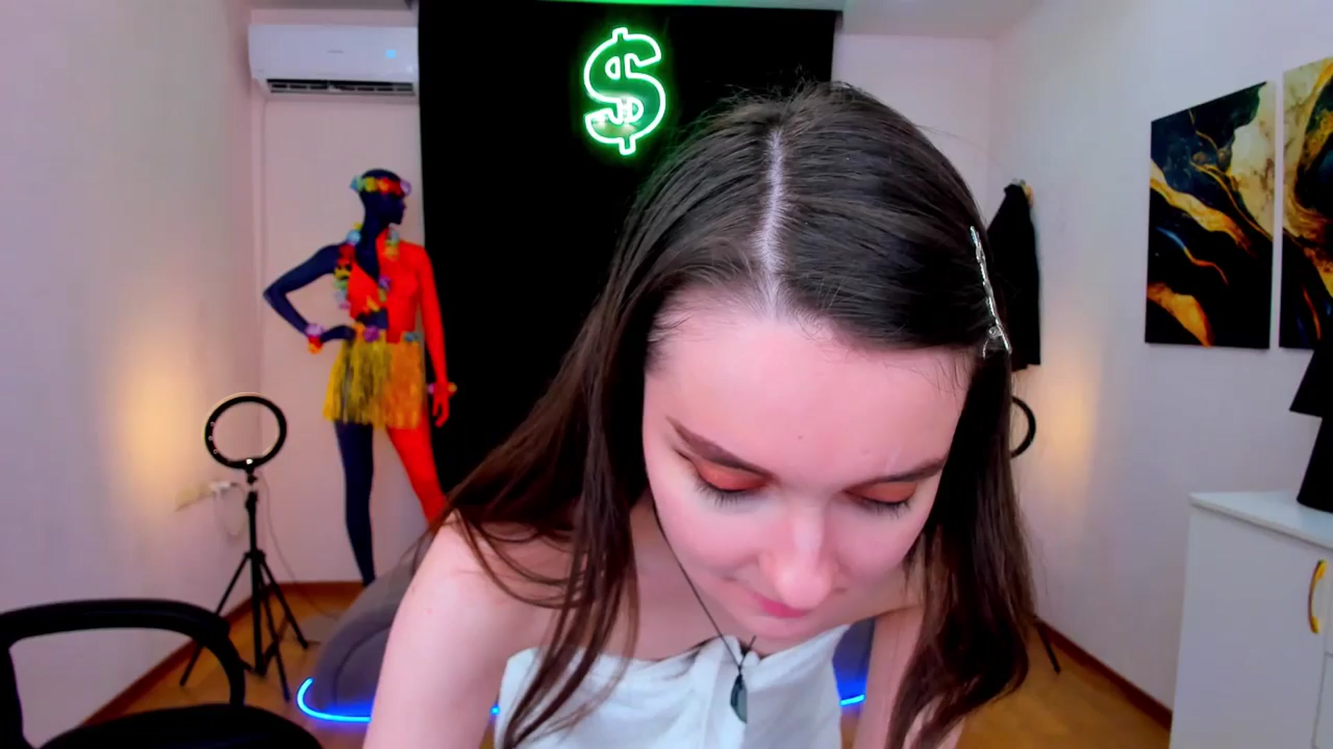 Gallery image thumbnail from Milim_Nava's myfreecams stream on, 08/21/2024, 16:04 image 11 of 20